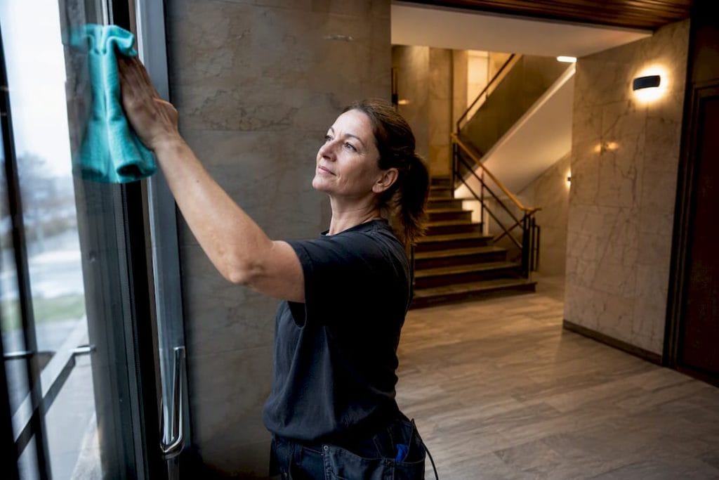 Professionell städning av BRF-entréer